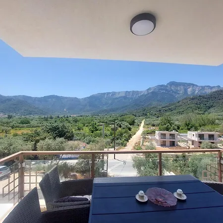 Smaragdos Thassos Boutique *